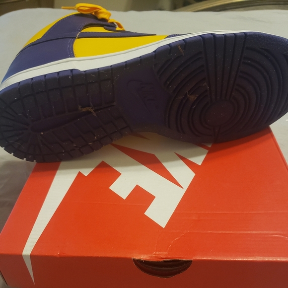 Nike Dunks - Picture 3 of 4